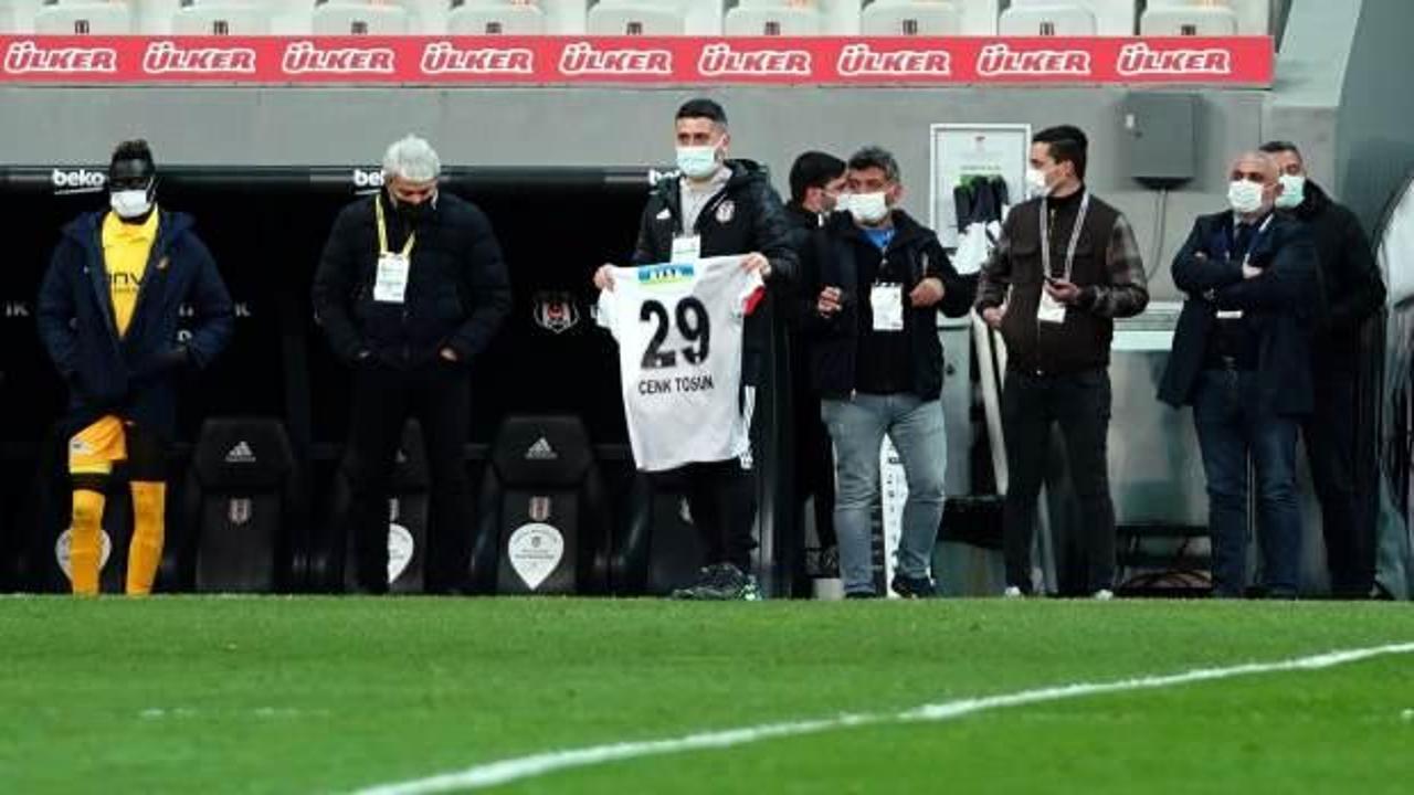 Beşiktaşlı futbolcular, Cenk Tosun'u unutmadı