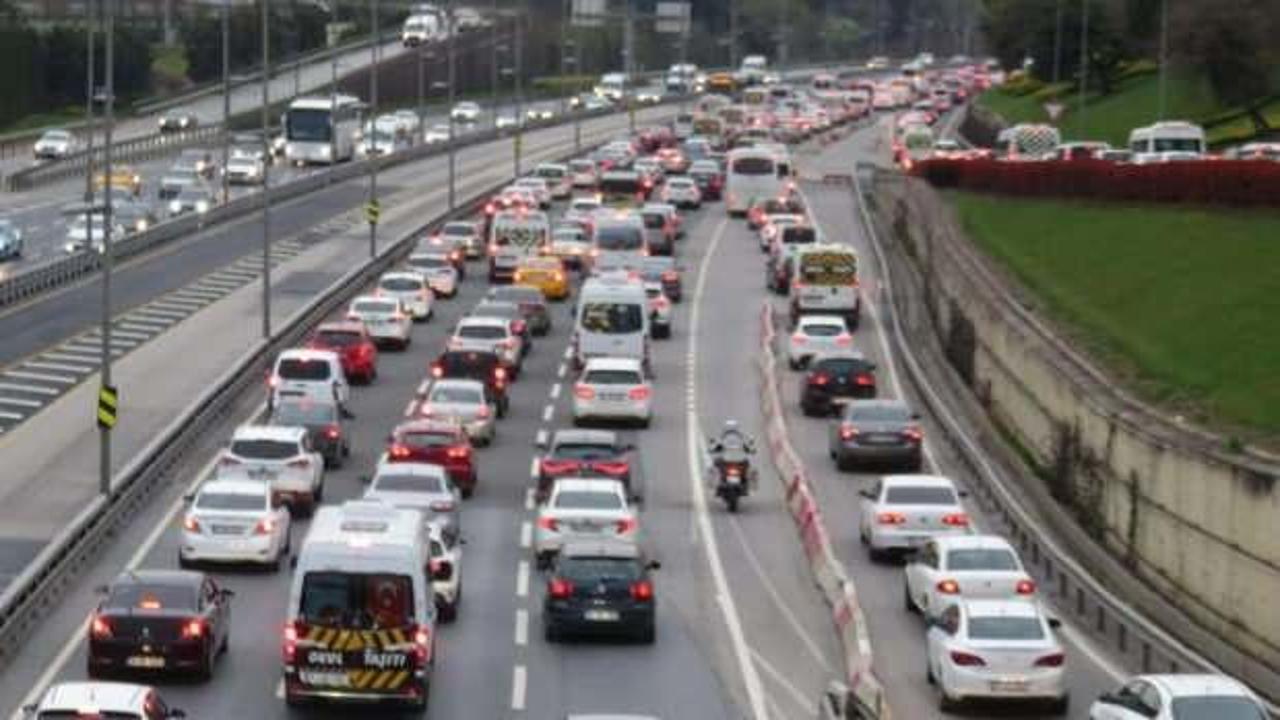 İstanbul'da haftanın ilk günü trafik yoğunluğu!