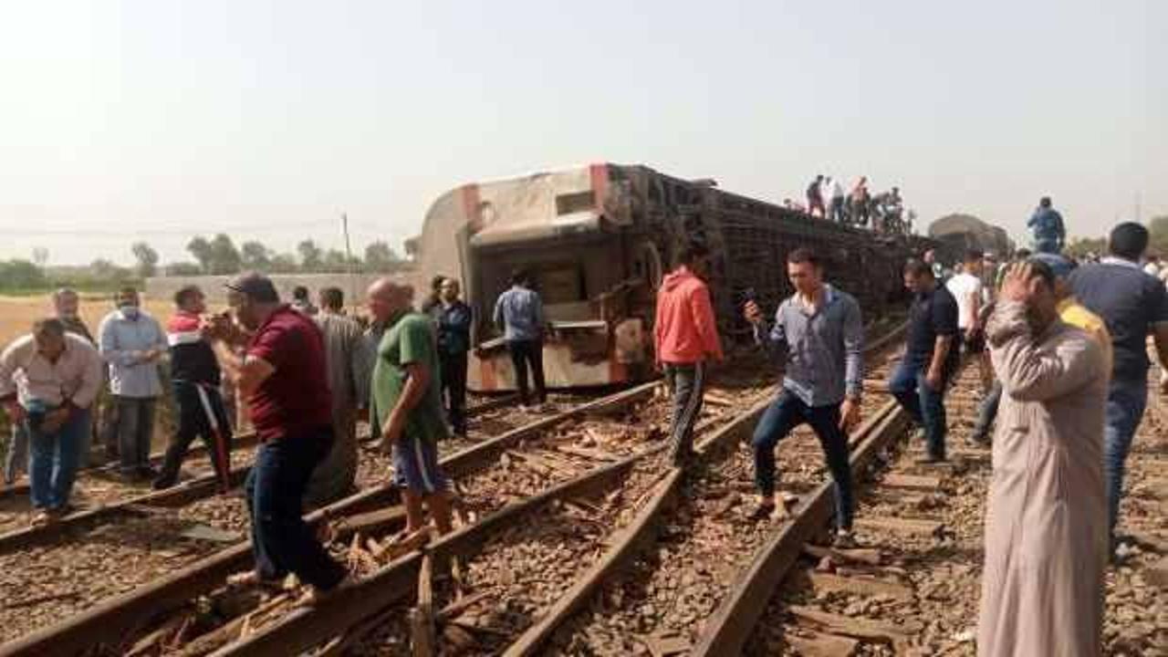 Mısır'da tren raydan çıktı: 100'den fazla kişi yaralandı