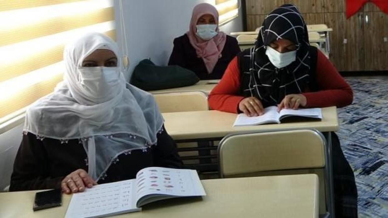 60 yaşındaki Nurhayat teyzenin okuma azmi