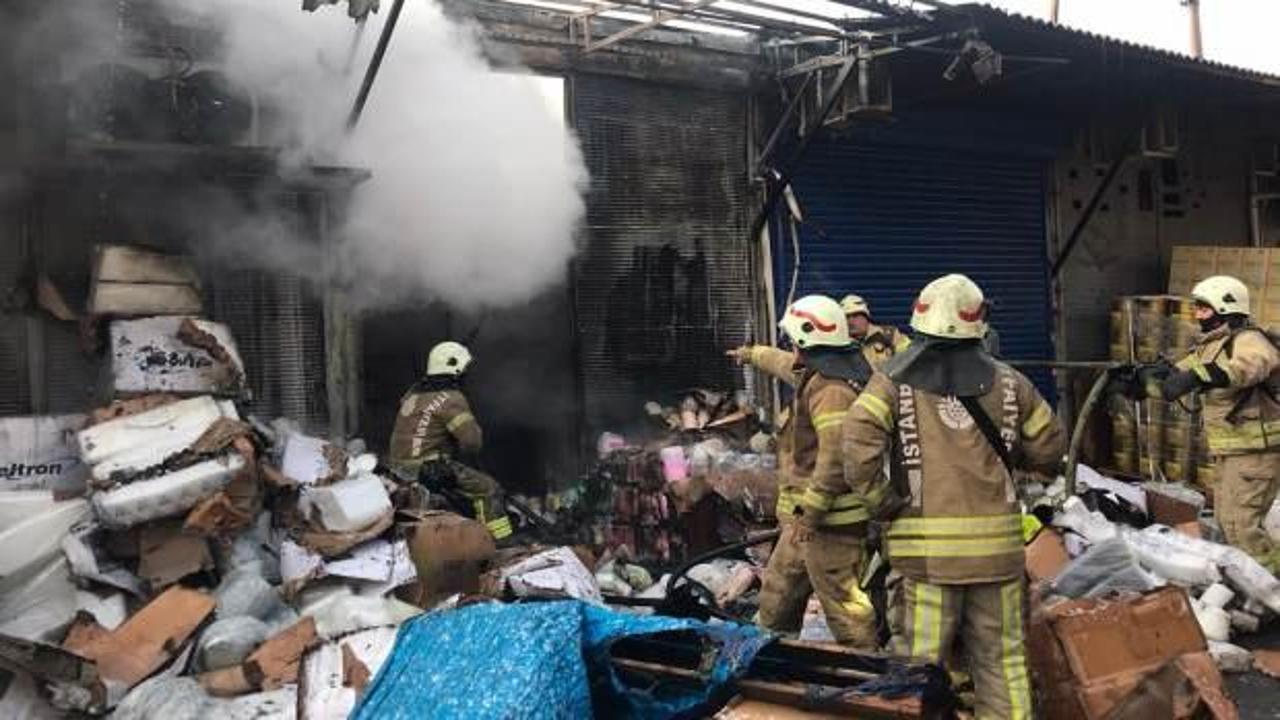Rami'de gıda toptancıları merkezinde yangın