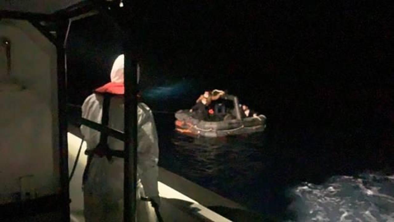 Türk kara sularına itilen 6 düzensiz göçmen kurtarıldı