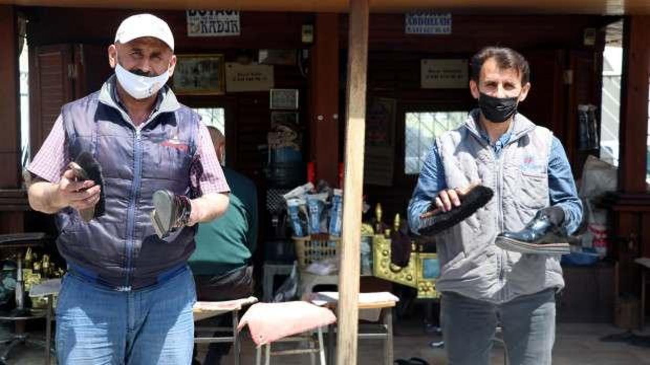Boyacı kardeşler, 33 yıldır yan yana ayakkabı boyuyor