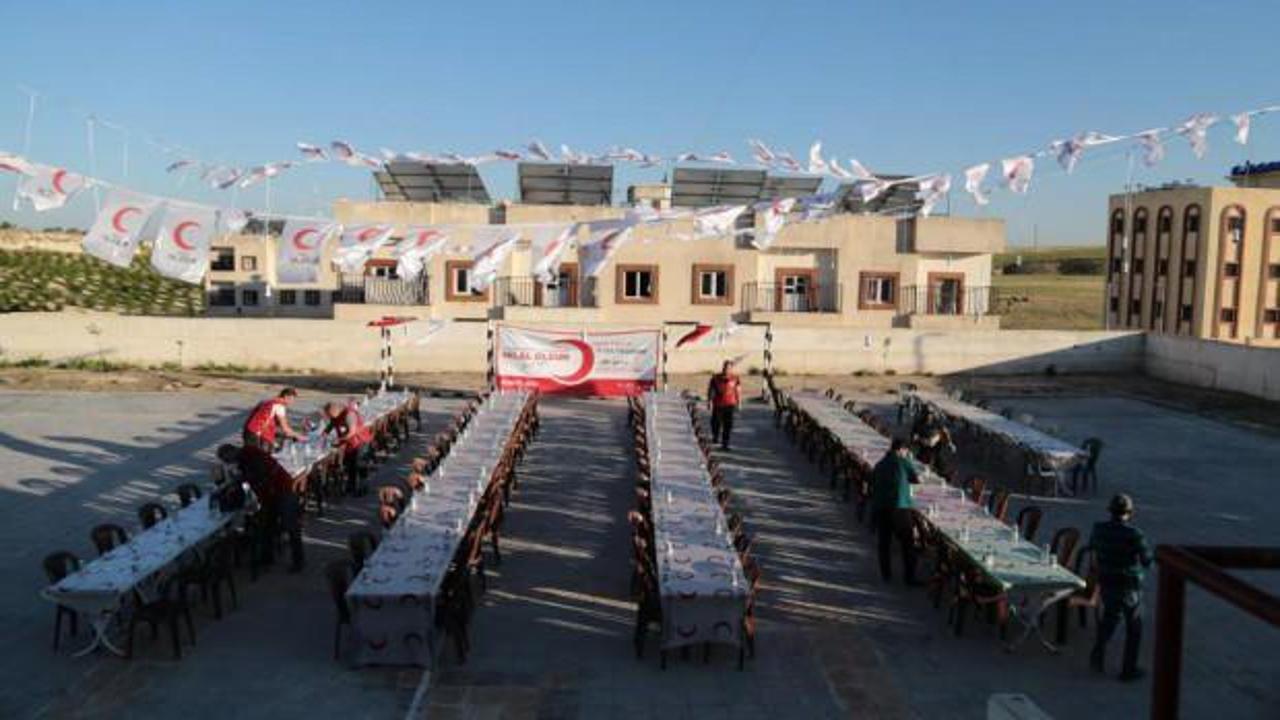 Cerablus'ta Türk Kızılayı'ndan yetimler için iftar programı