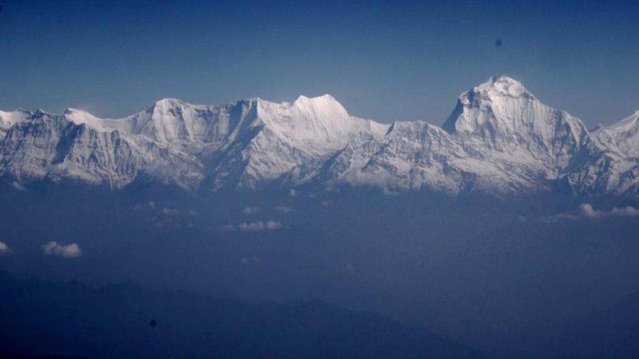Dünyanın çatısı Himalayalar'a gökyüzünden bakış