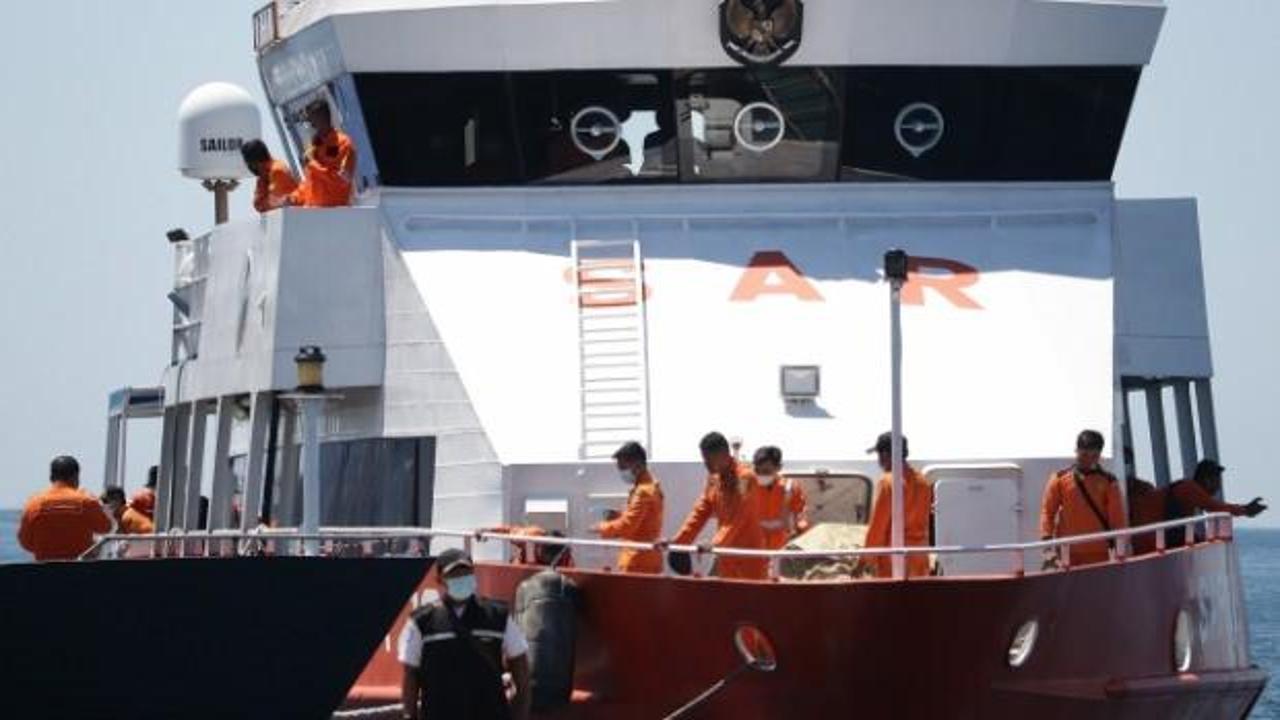 Endonezya'da kaybolan denizaltıdaki 53 kişi yaşamını yitirdi