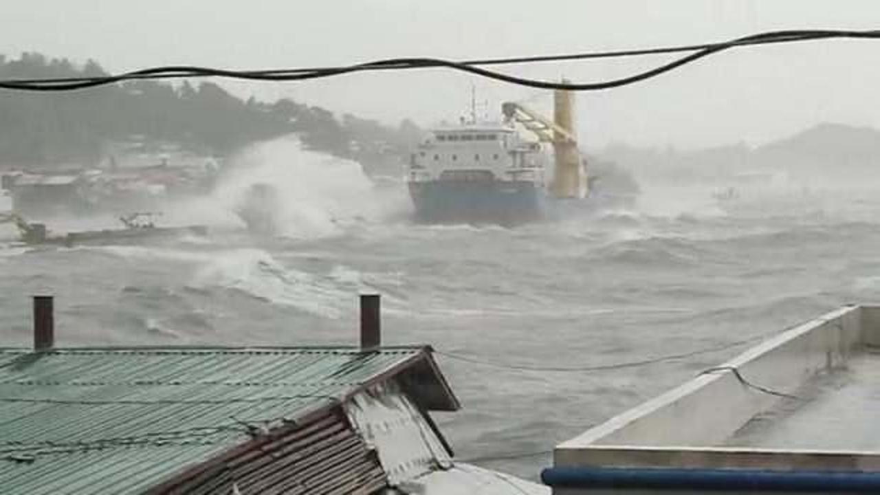 Filipinler'de "tayfun" alarmı: 68 bin kişi evlerini terk etti