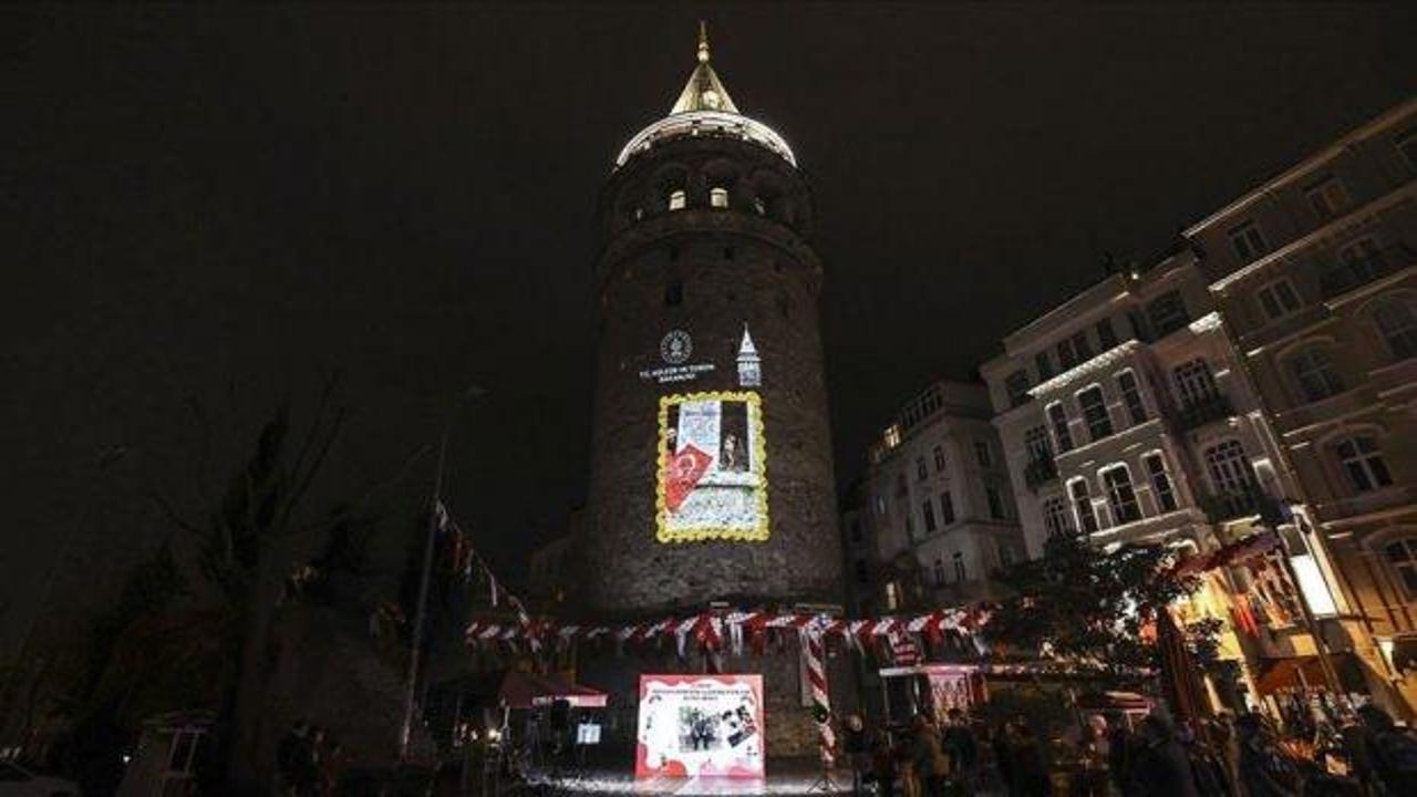 Galata Kulesi'ne 40 &uuml;lke ile 81 ilden g&ouml;nderilen &ccedil;ocukların fotoğraf ve videoları yansıdı