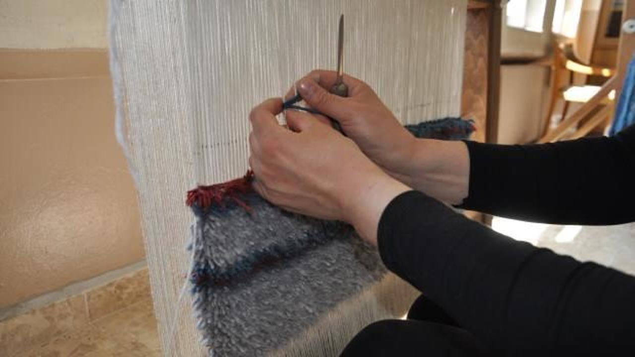 Karslı kadınlar, Japonlar i&ccedil;in halı dokuyor