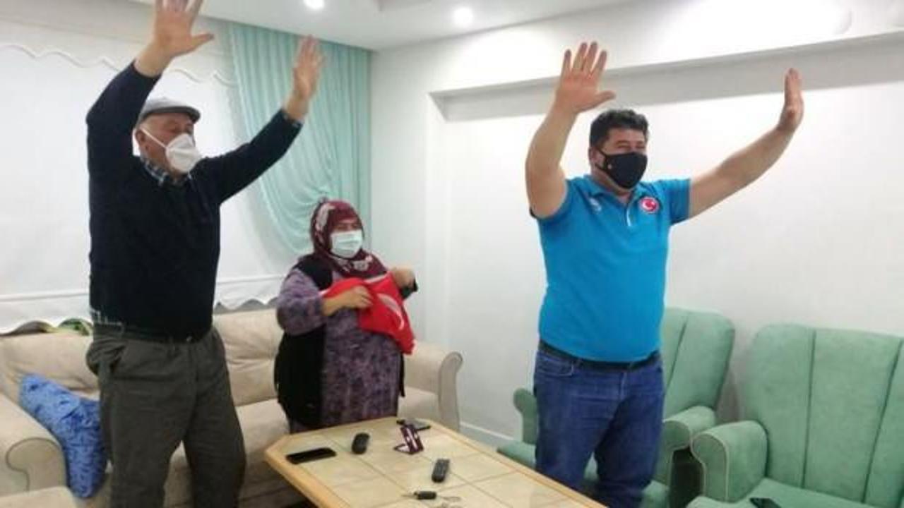 Rıza Kayaalp'in baba evinde şampiyonluk sevinci