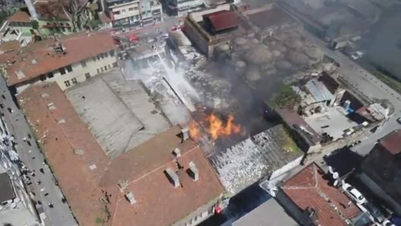 Son dakika... İstanbul'da kimyasal madde dolu depoda yangın