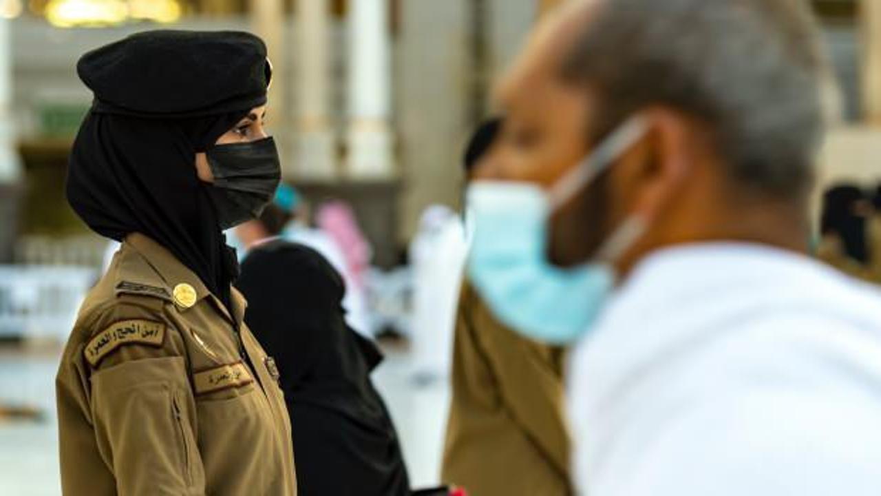 Suudi Arabistan'da yeni dönem: Kâbe'de kadın polis!