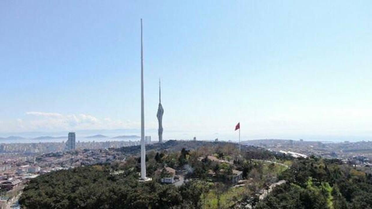Türkiye'nin en uzun bayrak direği Çamlıca'ya dikildi