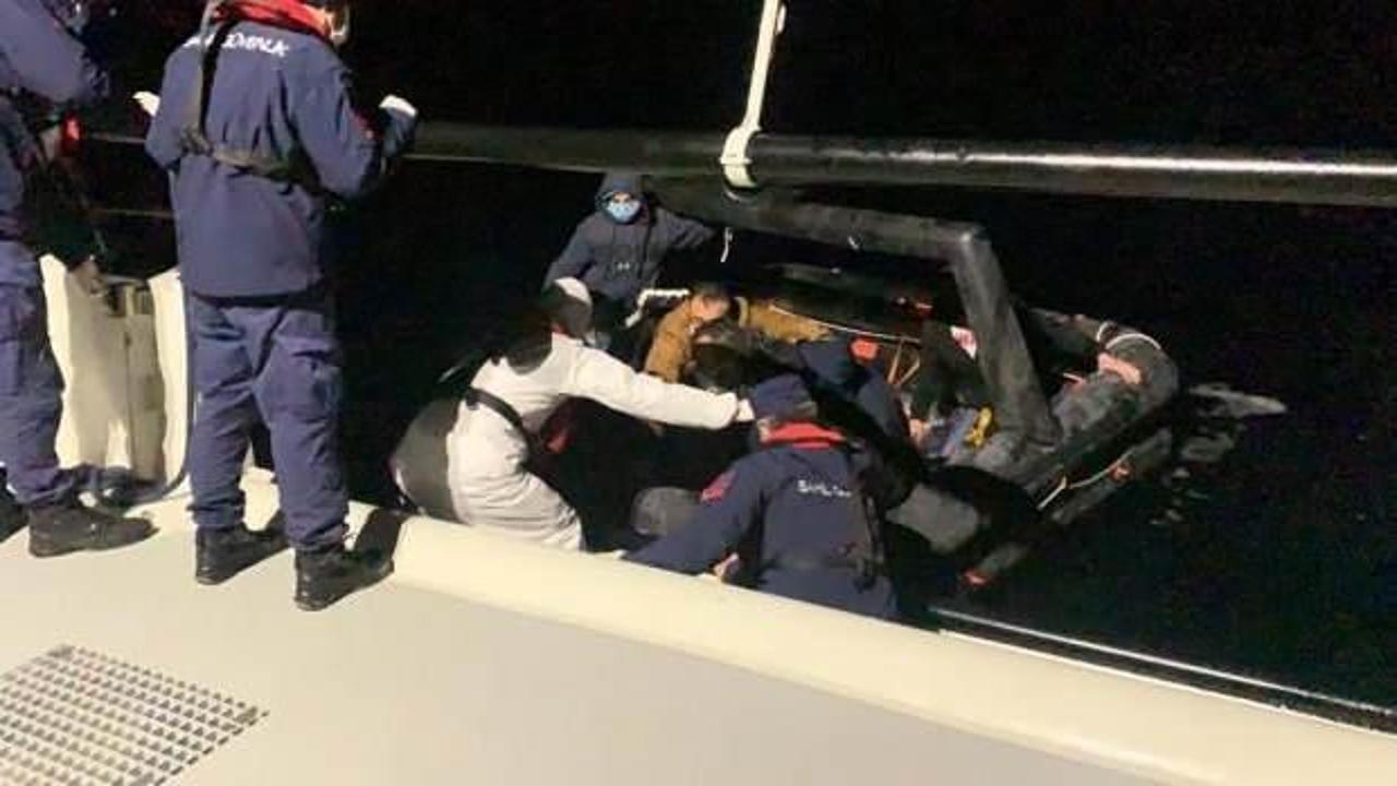 Yunanistan'ın ittiği 18 düzensiz göçmen kurtarıldı