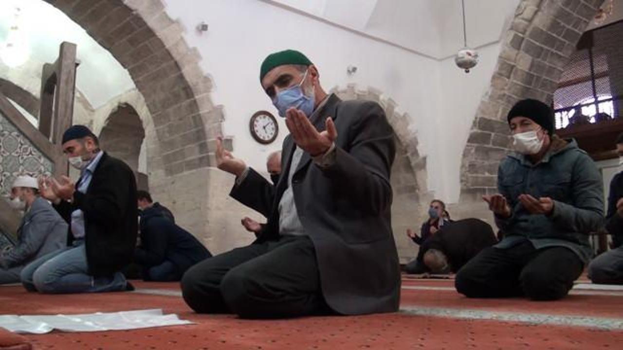 8 yıl önce başlandı! Tarihi camide hatim geleneği 