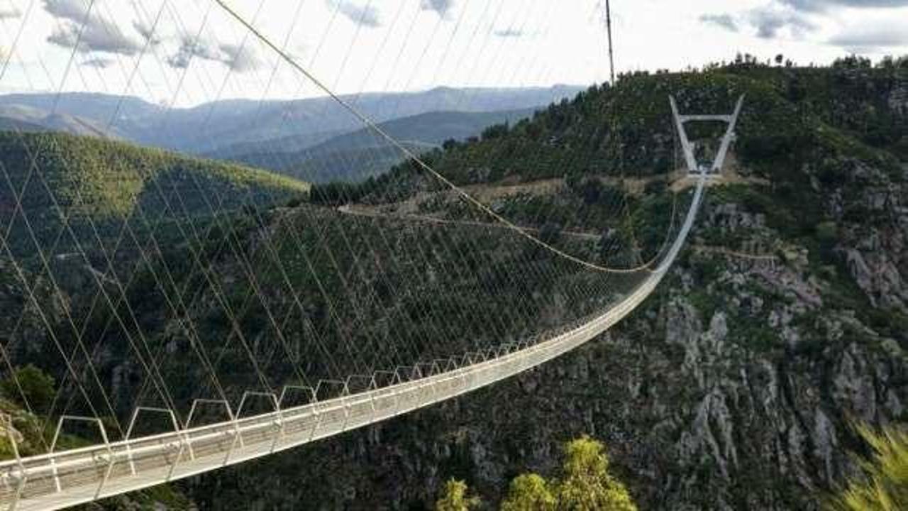 Dünyanın en uzun yaya asma köprüsü açıldı