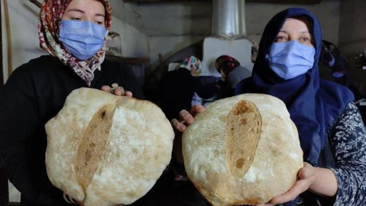 Köylü kadınlar ekmek parasıyla cami yaptırdı