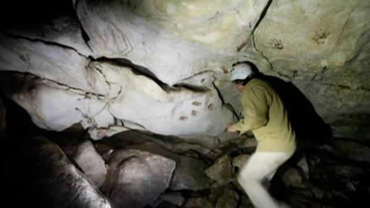 Meksika'da mağarada 1200 yıllık el izleri