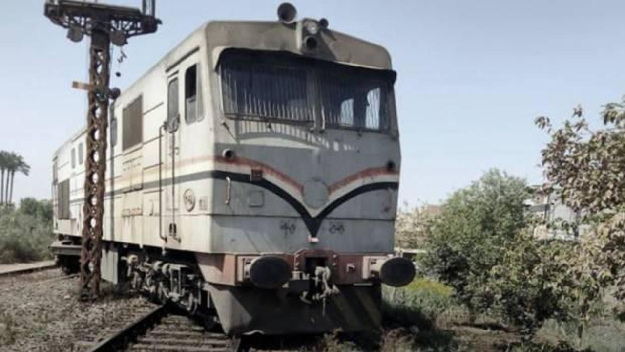 Mısır'da yolcu treni raydan çıktı