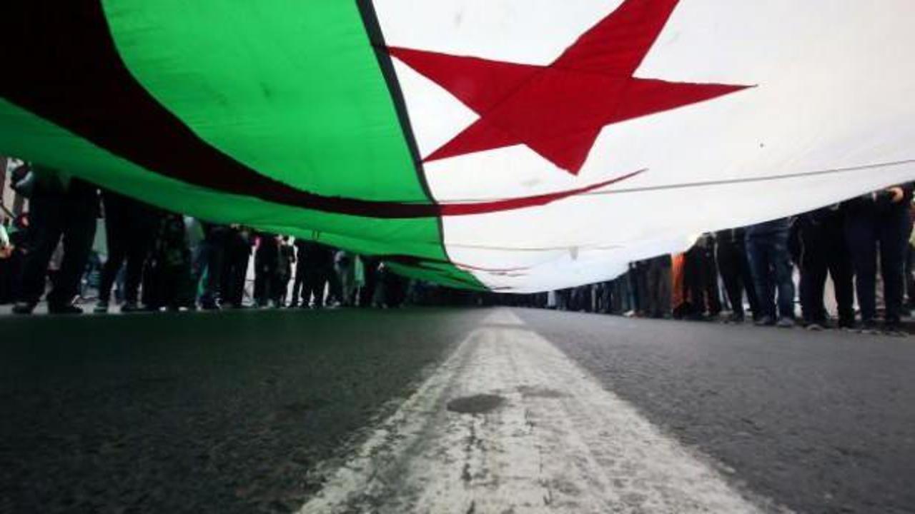 Cezayir, Fransa'dan özür ve tazminat talebini yineledi