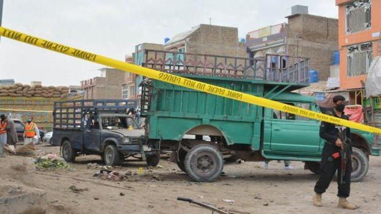 Pakistan'da bombalı saldırı: 2 asker öldü