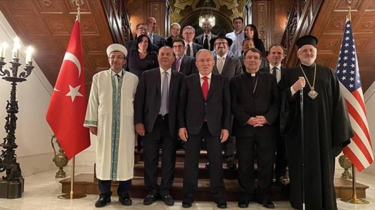 Türkiye, ABD'de 3 dinin temsilcisini iftarda bir araya getirdi