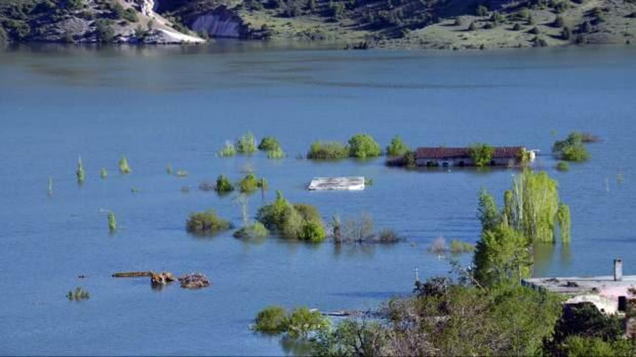 Baraj altında kalan köylerini terk etmiyorlar