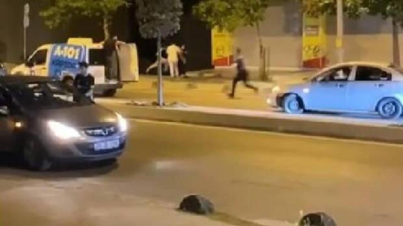Arnavutk&ouml;y'de şampiyonluk kutlamalarında polisin &uuml;zerine aracını b&ouml;yle s&uuml;rd&uuml;