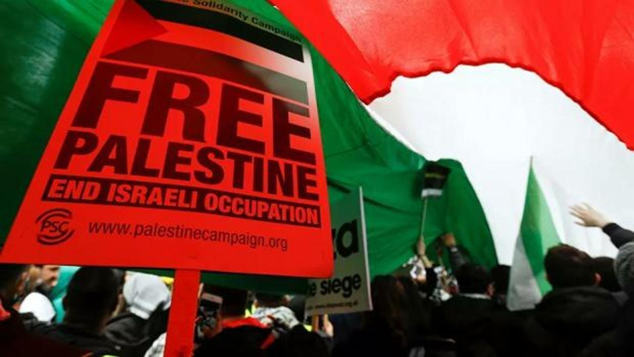 Londra'daki İsrail karşıtı g&ouml;steriye polis m&uuml;dahale etti