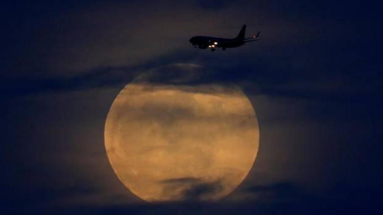 Süper Ay'ı havadan izletecek uçağın biletleri yok sattı