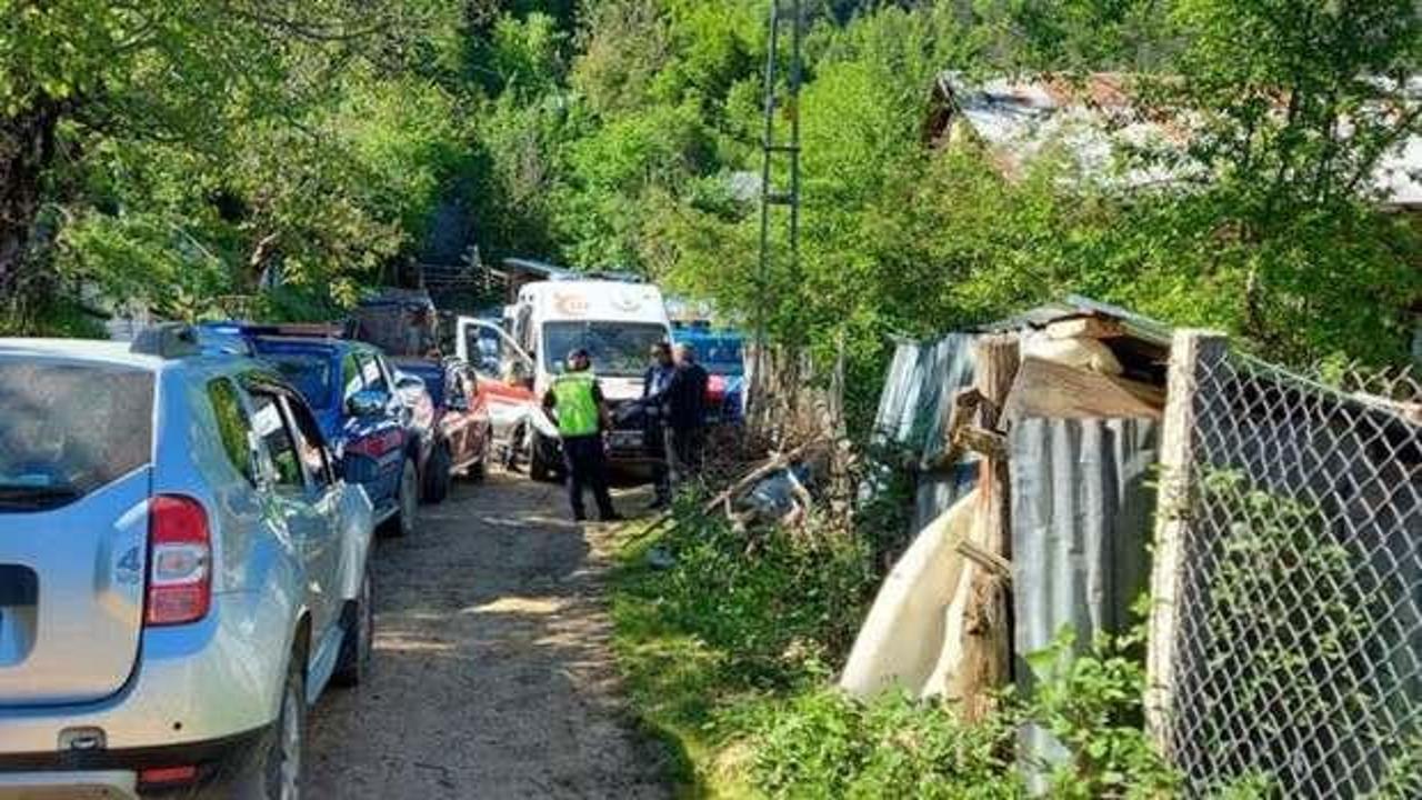 Akrabalar arasında &ccedil;ıkan baltalı ve sopalı kavgada kan aktı