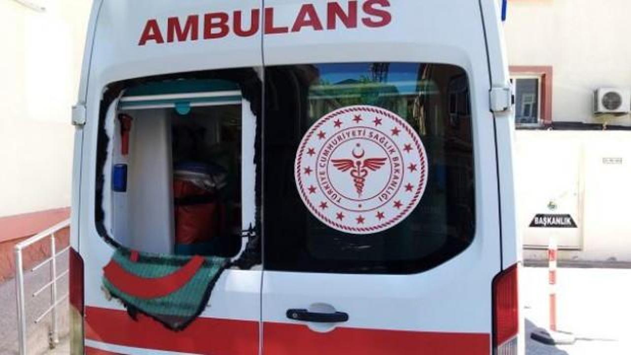 Ambulansa taşlı saldırı