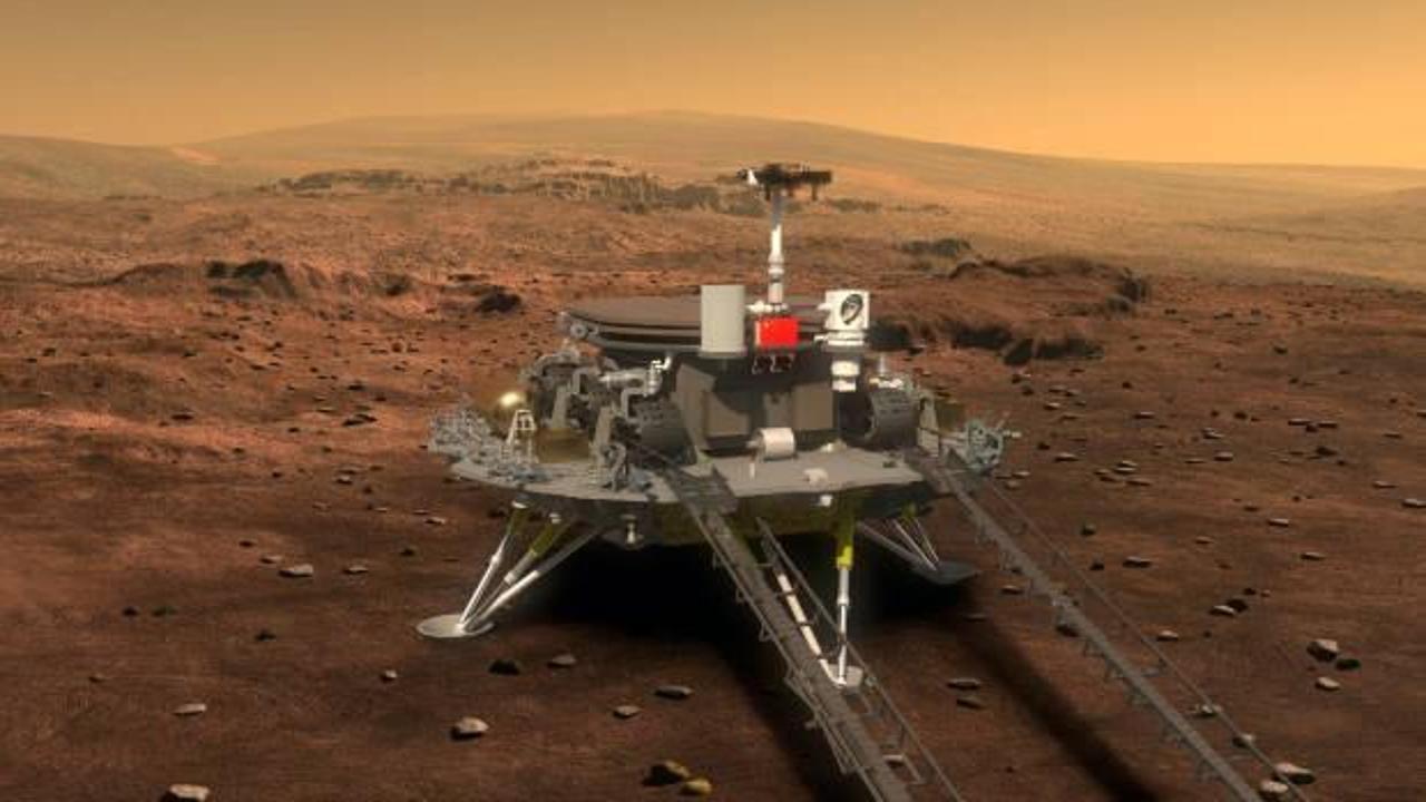 Çin, Mars keşif aracının Kızıl Gezegen’de çektiği ilk fotoğrafları yayınladı