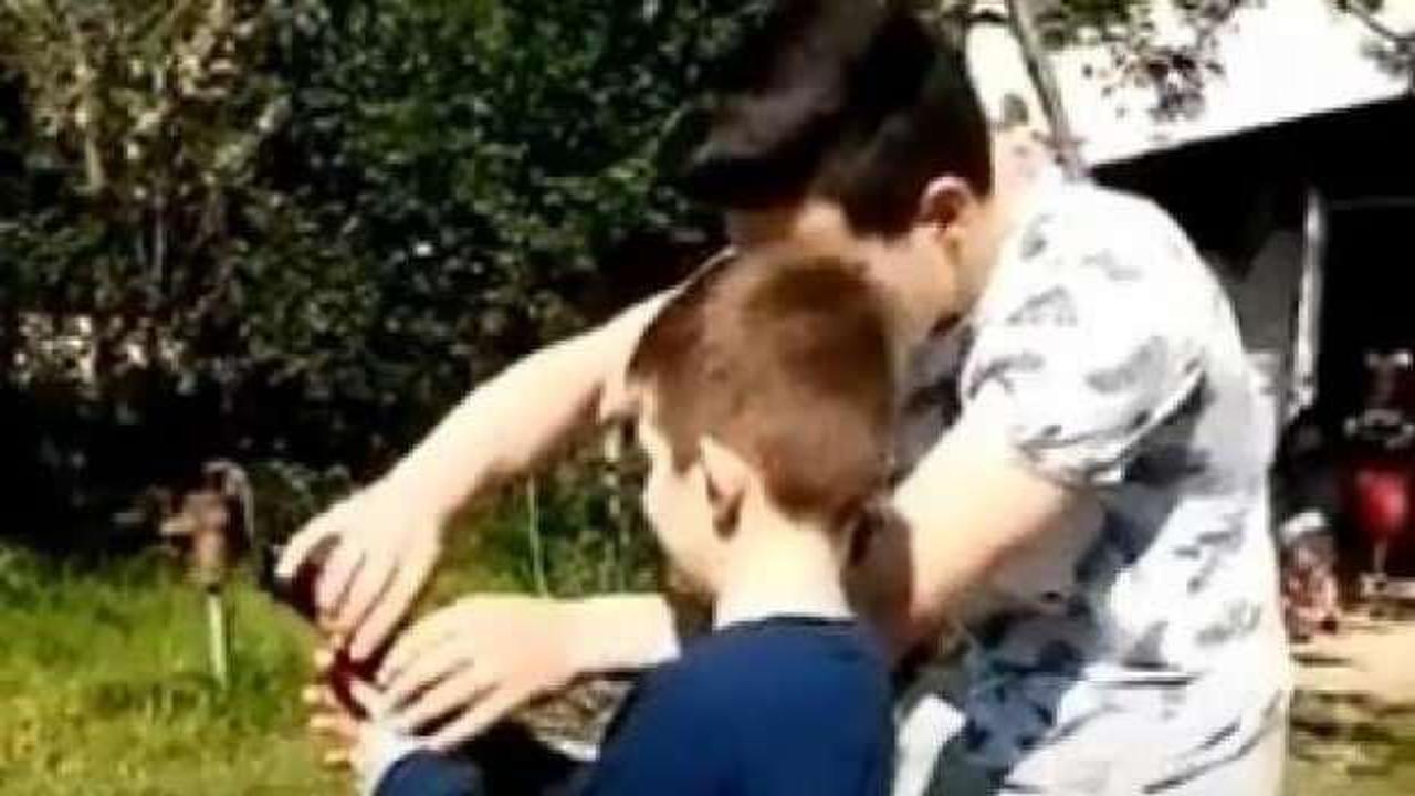 Dayısı tabancayla ateş ettirdi, babası g&ouml;r&uuml;nt&uuml;ledi