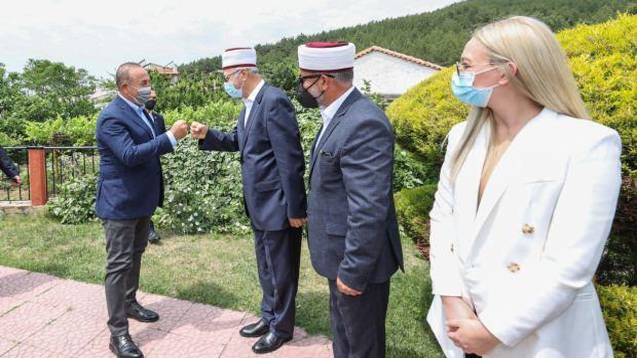 Bakan Çavuşoğlu, Batı Trakya’da Türk Azınlığı Danışma Kurulu üyeleriyle görüştü