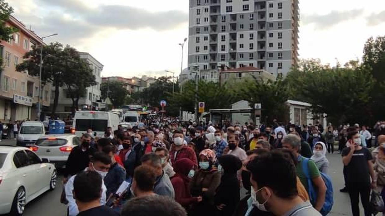 İstanbul'da metro seferi durdu, yoğunluk oluştu
