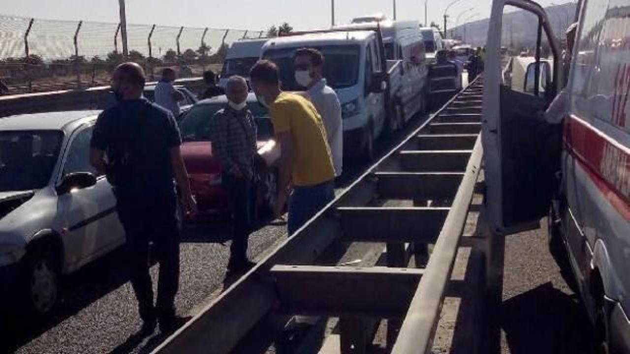 Malatya'da 9 araçlı zincirleme kaza: 21 yaralı