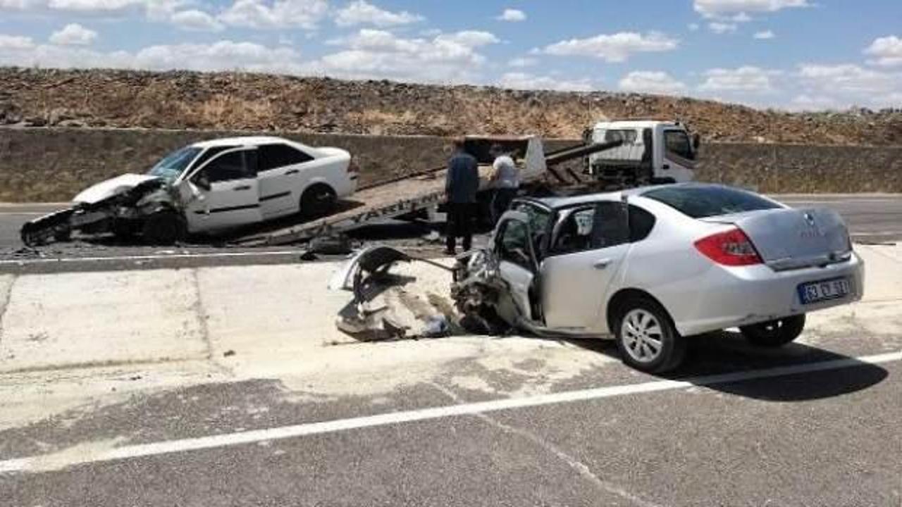 Şanlıurfa'da otomobiller çarpıştı: 8 yaralı