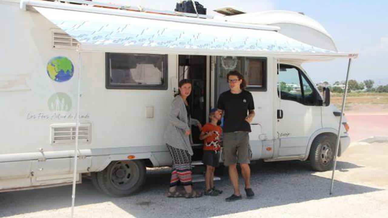 Antalya&rsquo;da turistler karavanlarıyla yazın tadını &ccedil;ıkarıyor