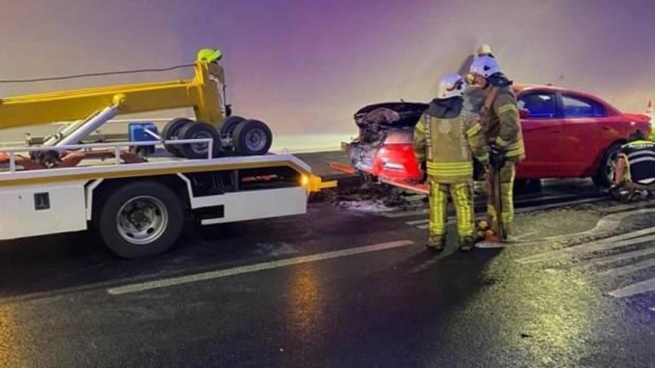 Avrasya Tüneli'nde araç yangını: Trafik kilitlendi