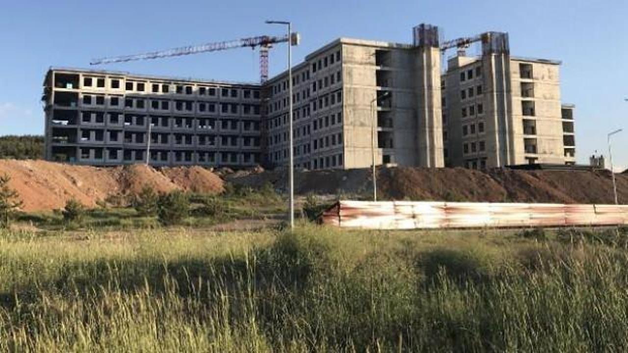 Hastane binası inşaatından düşen işçi öldü