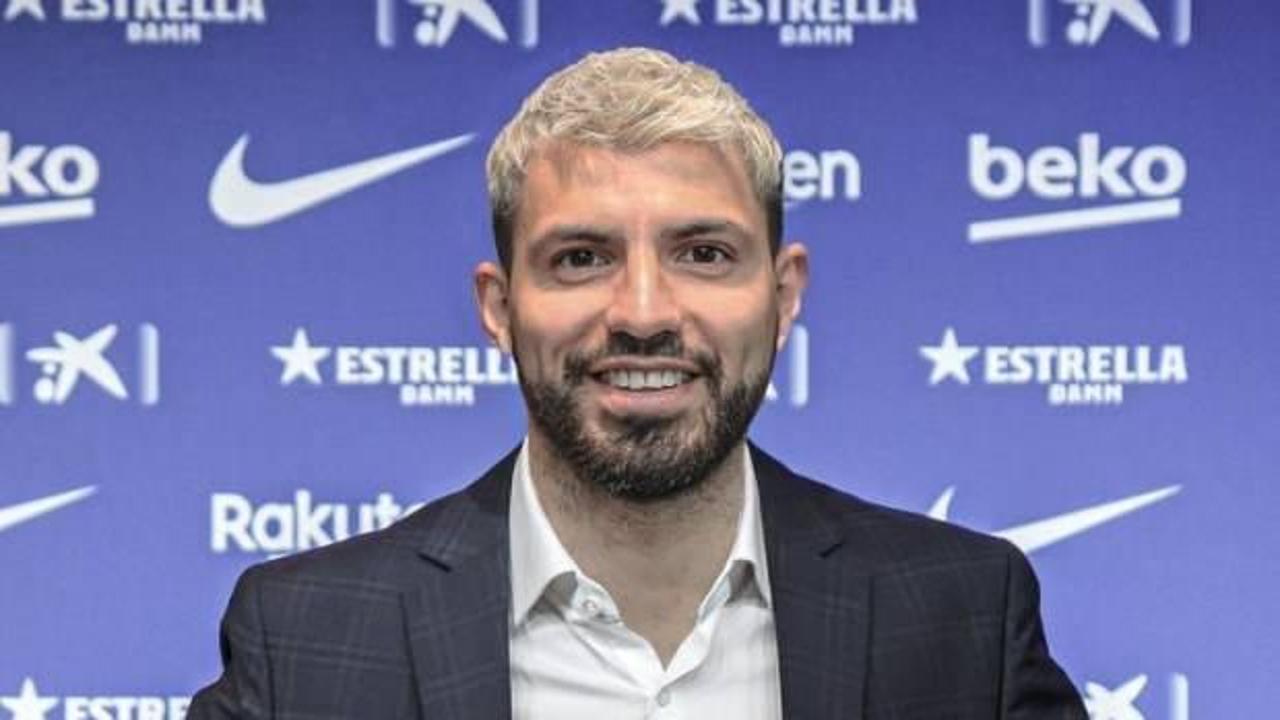  Sergio Agüero resmen Barcelona'da