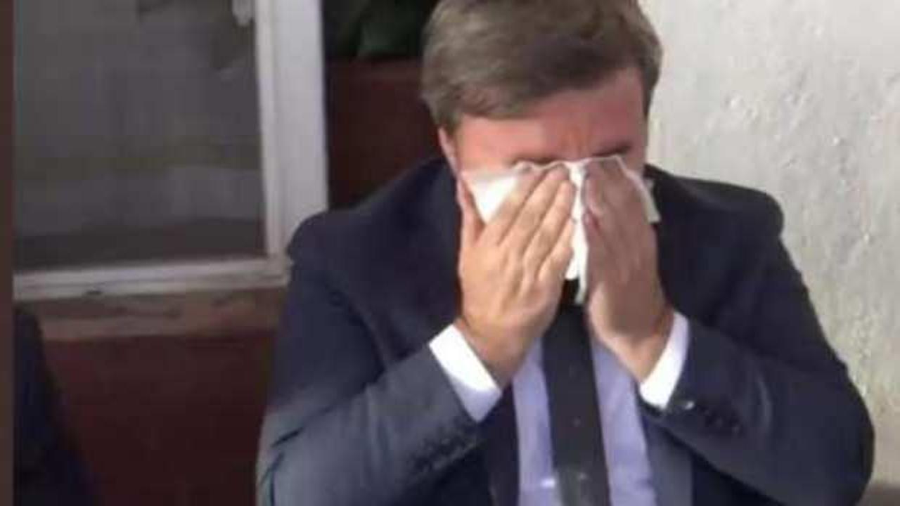 Vali'nin g&ouml;zyaşları herkesi ağlattı! Adamın dibisin...