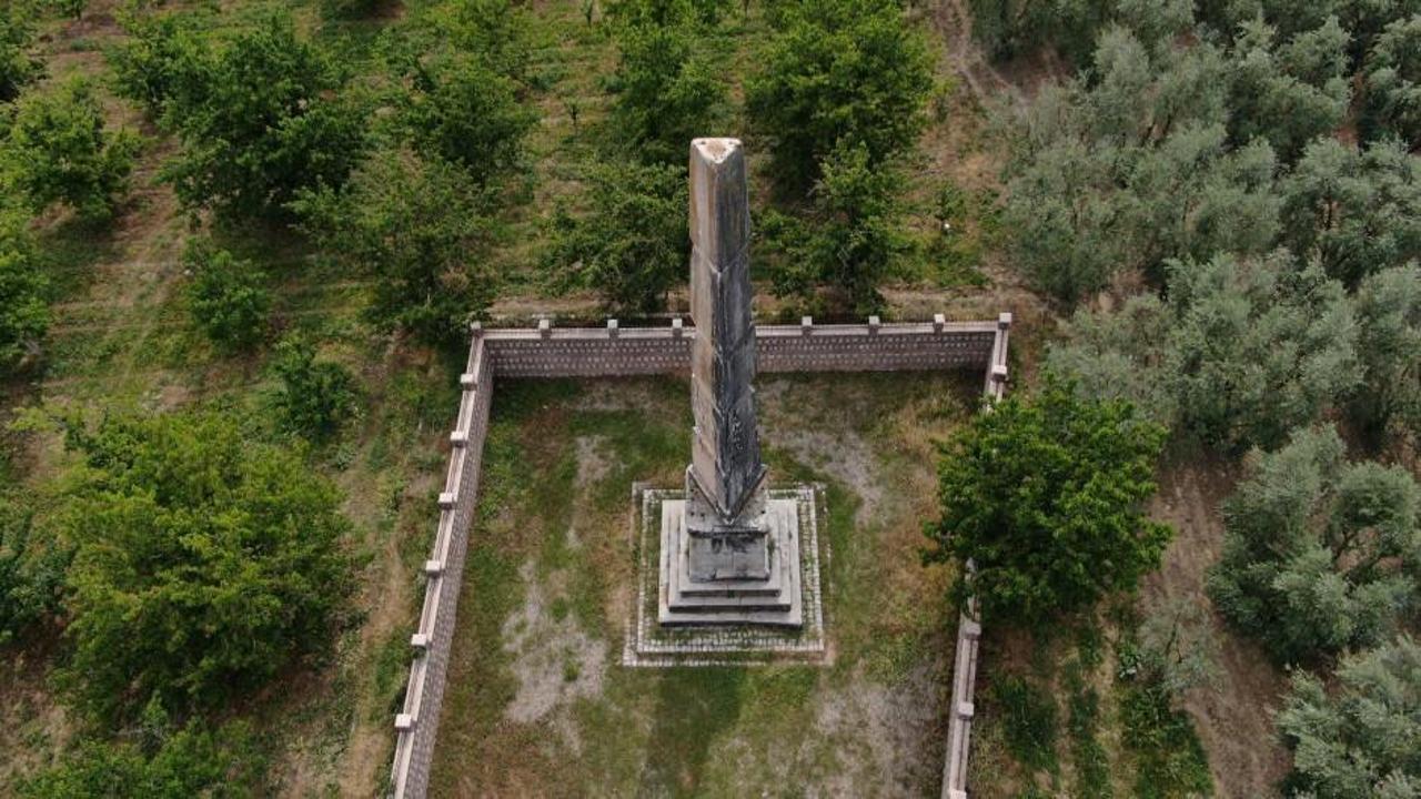 12 metre yüksekliğindeki mezar 2 bin yıldır tarihe meydan okuyor