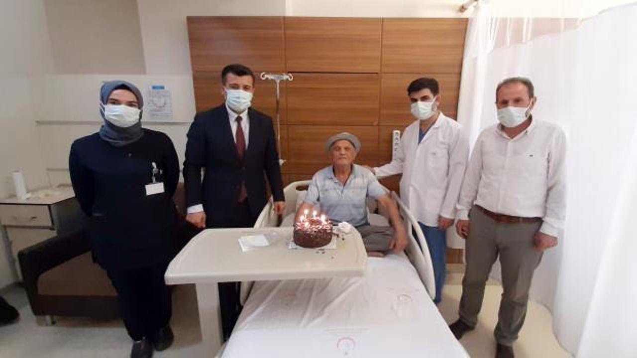 81 yaşındaki Murat dedenin ilk doğum günü