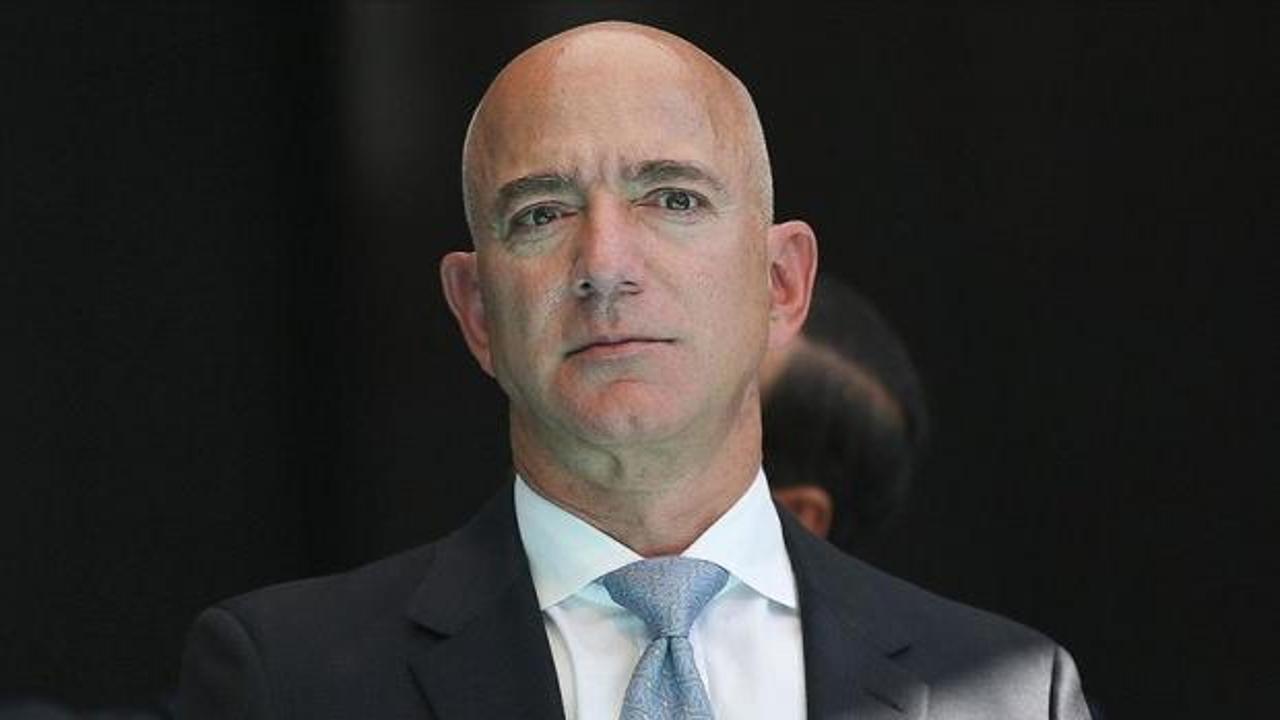 Dünyanın en zengin ismi Jeff Bezos görevini bıraktı