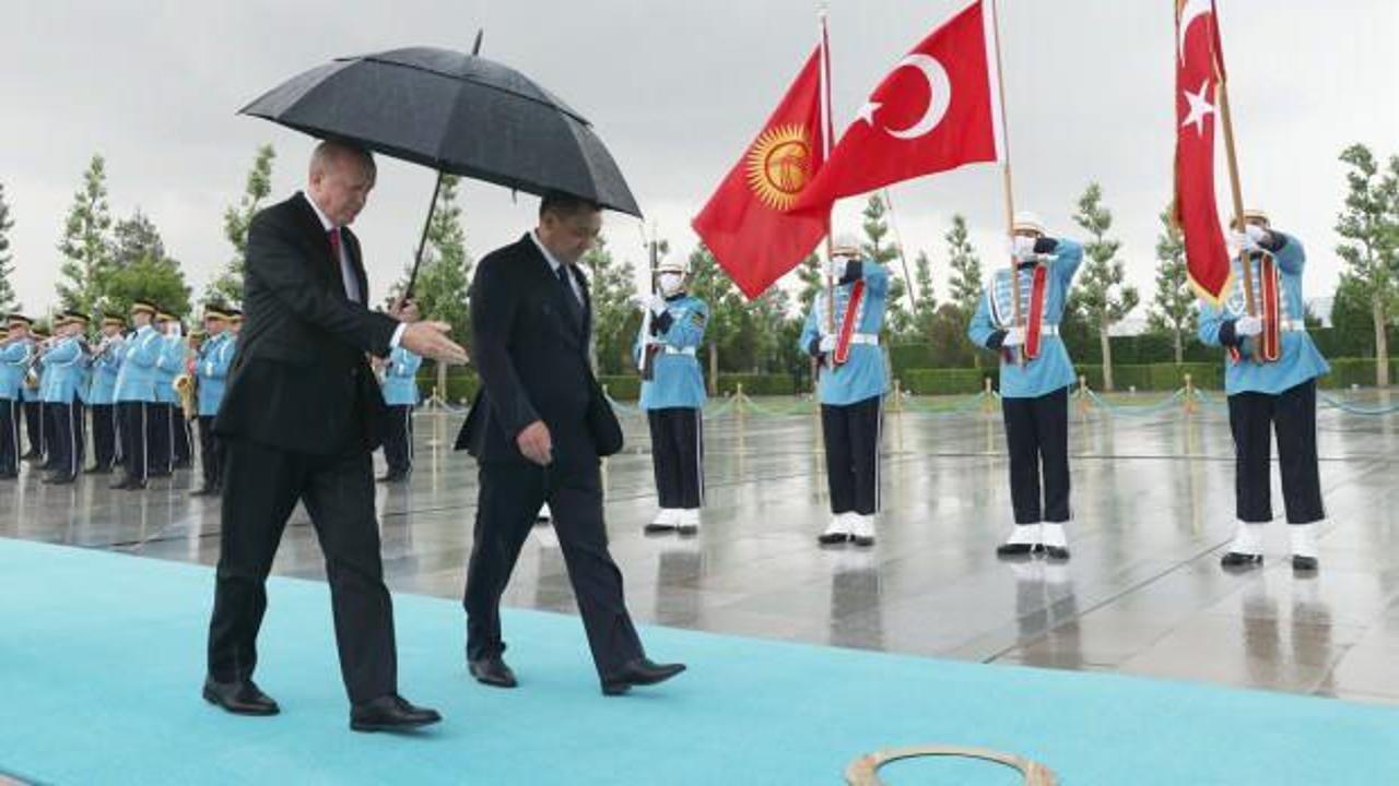 Erdoğan, Kırgızistan Cumhurbaşkanı Caparov ile bir araya geldi