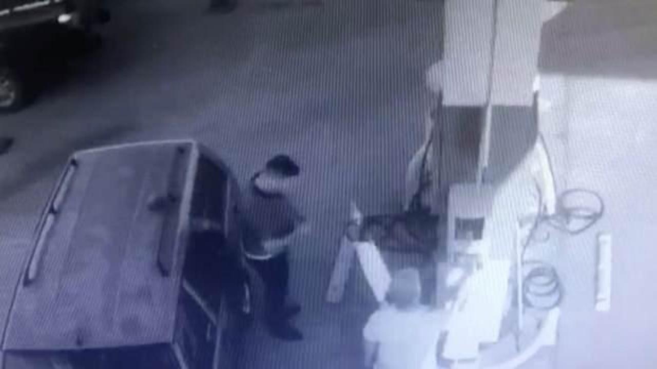 Yakıt aldığı istasyonda para dolu c&uuml;zdanını unuttu