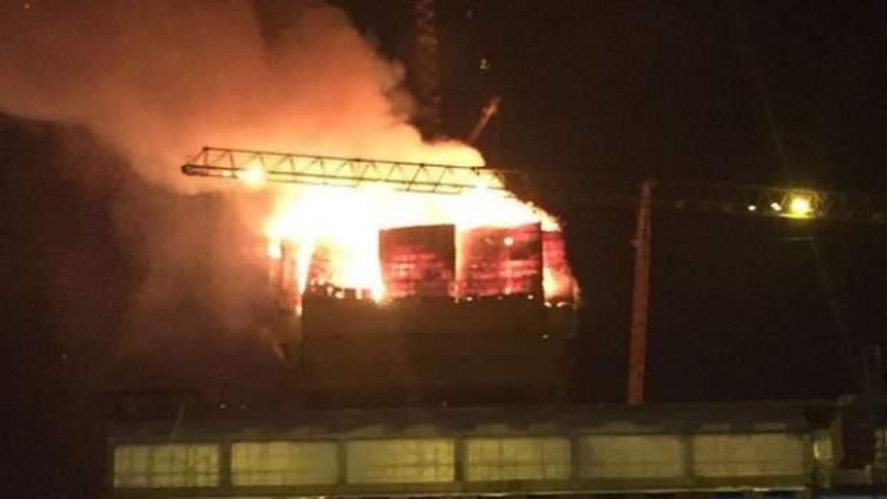 Abu Dabi'de &ccedil;ok katlı binada yangın 