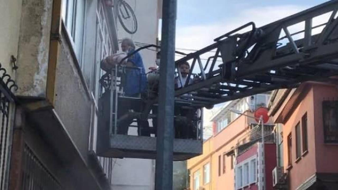 Bursa'da apartmanda yangın: 1'i bebek 12 kişi kurtarıldı